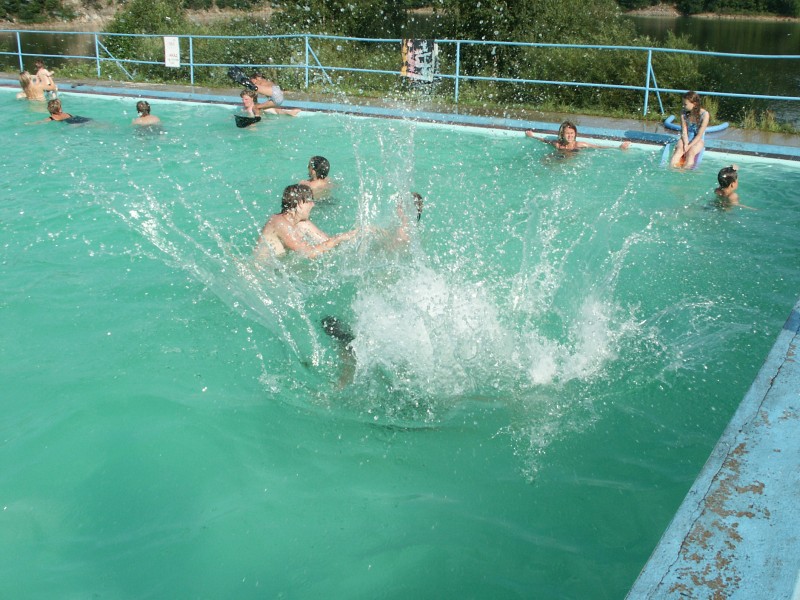 mb050728071.jpg